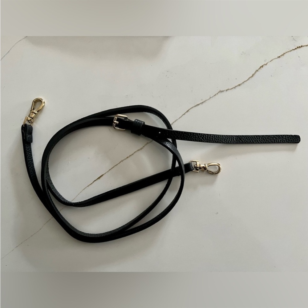 Bandolier thin strap black pebble grain with gold
